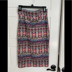 Fitted skirt, size M, with tags